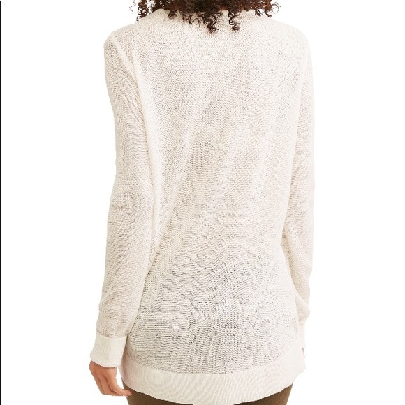 Thyme & Honey Sweaters Thyme Honey Lightweight Vneck Sweater Nwt